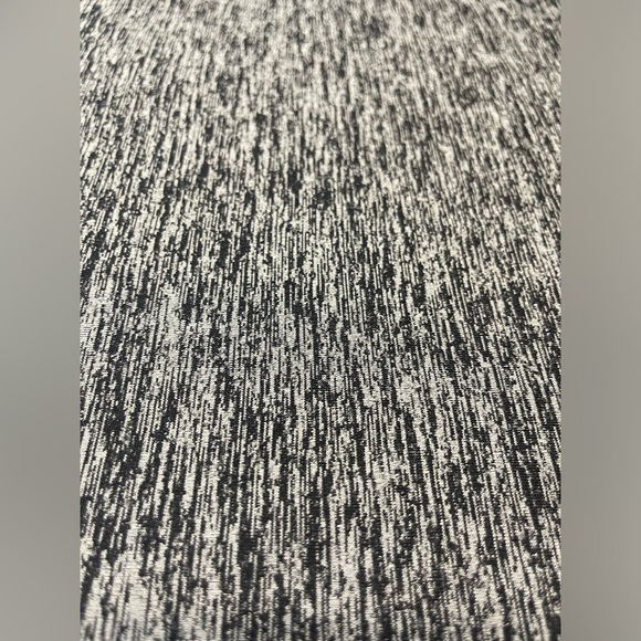 Women's Under Armour Tech Twist Tee Short Sleeve Crew Neck Medium Gray Black - Picture 10 of 13